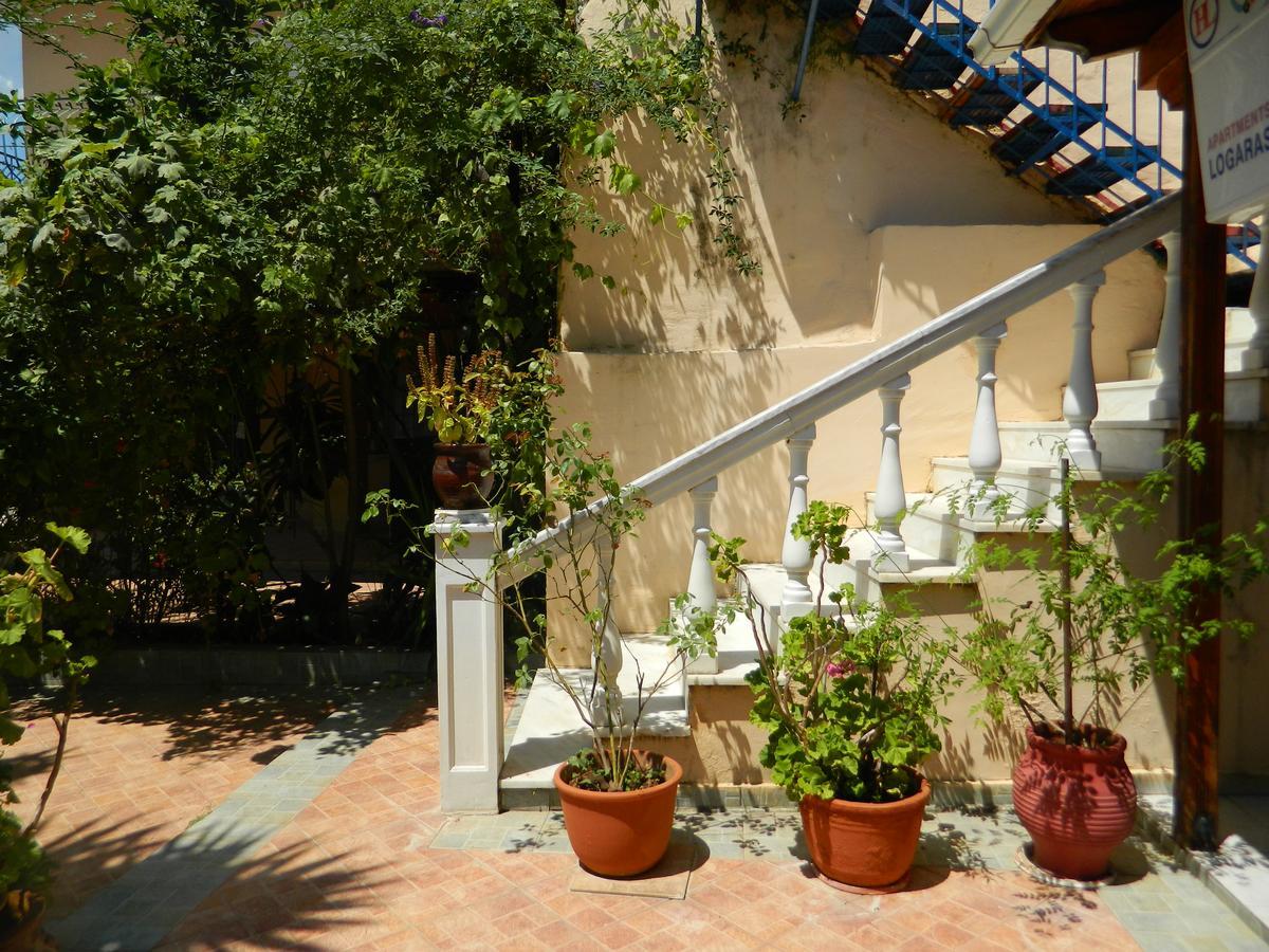 أيّا إفيميا Logara'S Apartments المظهر الخارجي الصورة